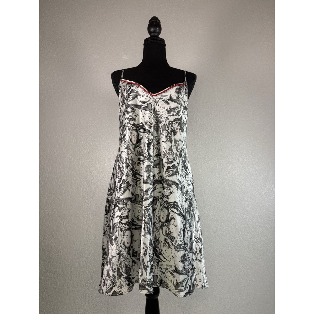 Marilyn Monroe by Warner's‎ Vintage Silky  Size Large